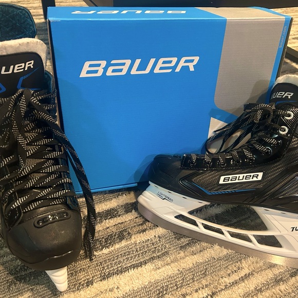 Bauer size 7 skates adult - Picture 1 of 2